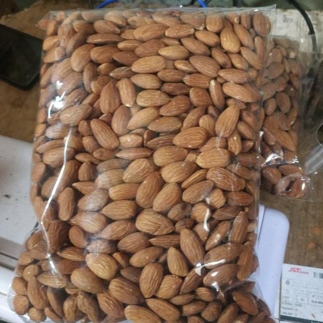 

Kacang Almond Panggang 1 Kg Roasted