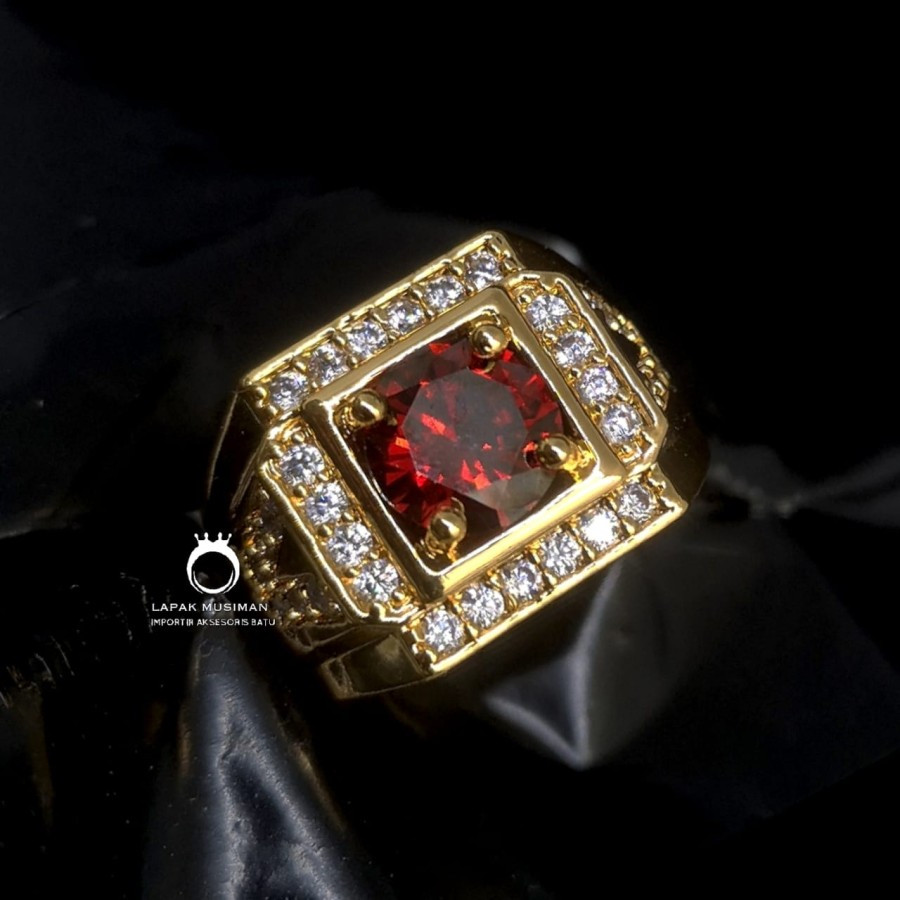 Cincin Pria Warna Kuning Emas Diamond Ruby King Saphire