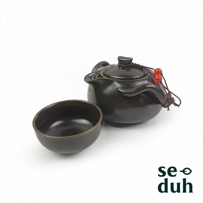 Chinese Ceramic Teapot Set / Cangkir Teko Teh Set