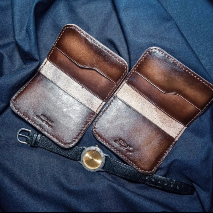 

Holder card kulit 100% original