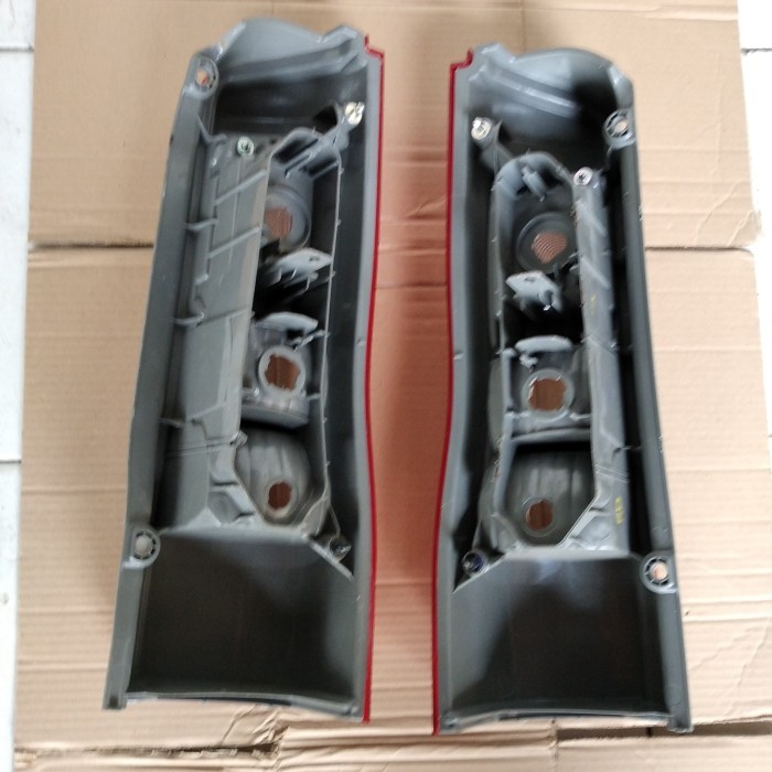 lampu belakang grand max townace facelift