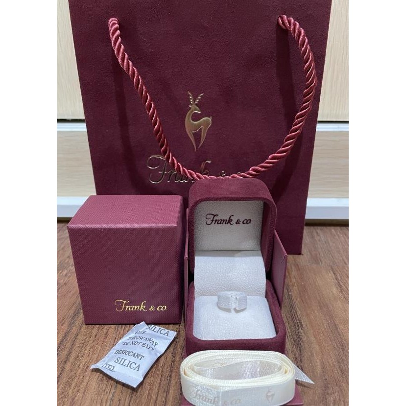 Kotak Cincin Frank & Co