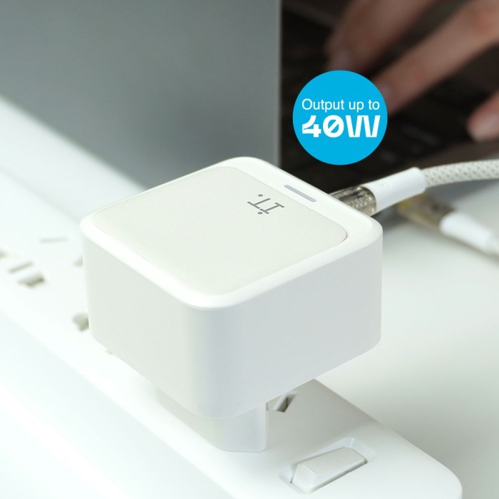 Plug It 40 Watt Wall Charger - White