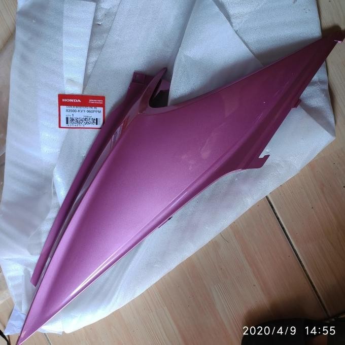 cover body beat kanan pink. 83500-KVY-960PPM