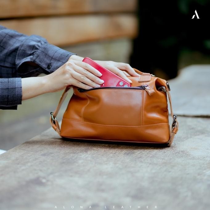 Tas Lokal FREYA Bag Selempang Slempang HP Kulit Asli Wanita Cewe Cewek