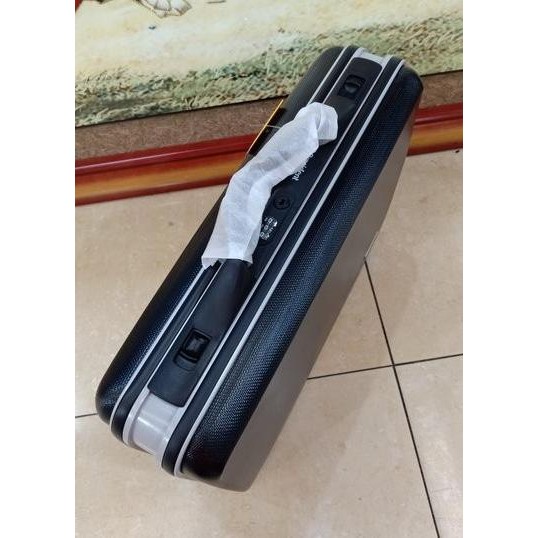 

TAS KOPER MAP DOKUMEN KANTOR FILE PRESIDENT 18 INCI TYPE 3148 HITAM 1