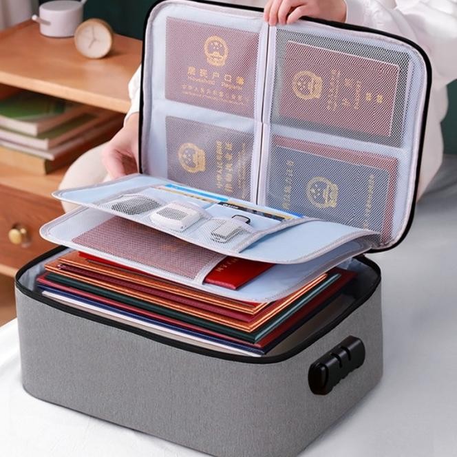 

TERLARIS- DP TAS PENYIMPANAN DOKUMEN 3 LAYER SEKAT STORAGE BAG