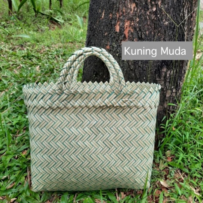 

Tas Anyam Lurik Plastik Anyaman Bingkisan Goodie bag Souvenir Parcel