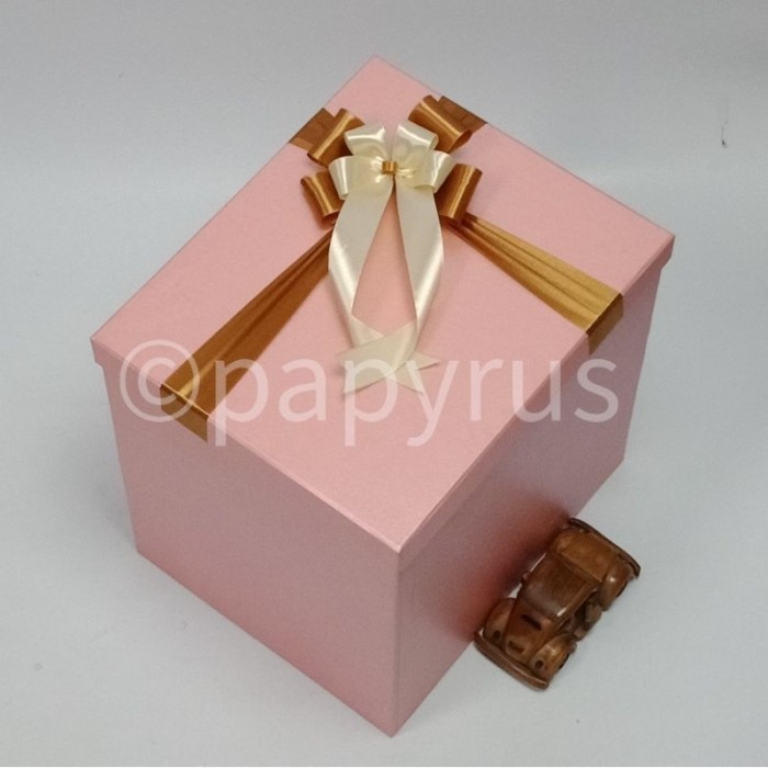 

PAPYRUS 25x30cm Tinggi 30cm Kotak Kado Gift Box V5