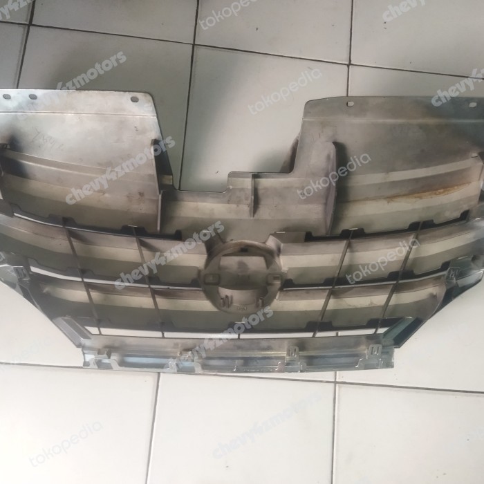 Grill Depan Nissan Serena C26 Hws Autech 2013-2014 Original