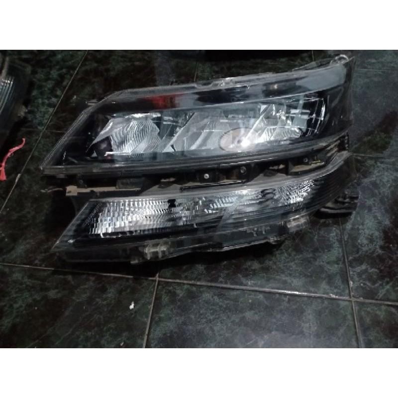 Headlamp Avanza 2019 2020