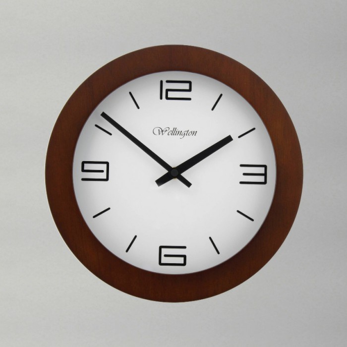 Wellington jam dinding 606245-1A