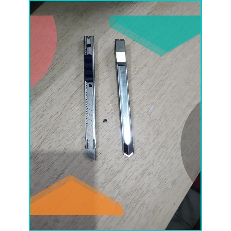 

Cutter besi kecil isi 2 pcs 11OKTZ4 suku cadang