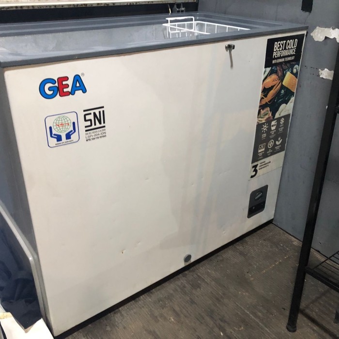 FREEZER GEA 200 LITER