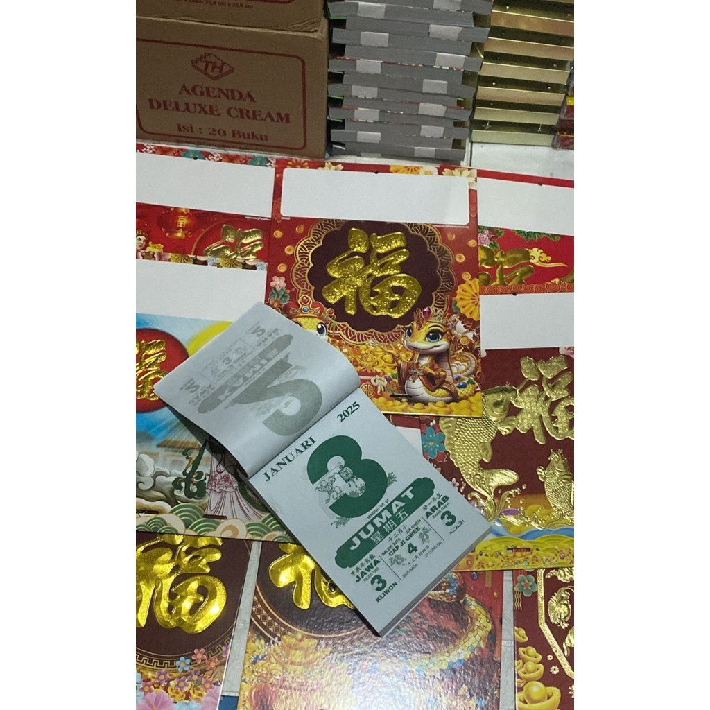 

Kalender Harian Sobek Besar + Tatakan 2025 Murah Berkualitas