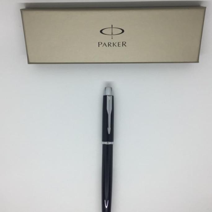 

Murah Meriah ! Pulpen Parker IM Roller Ball LQ Black Crome Trim Klip Silver Original