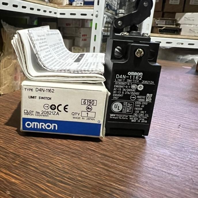 LIMIT SWITCH OMRON D4N-1162 ORIGINAL JAPAN ASLI