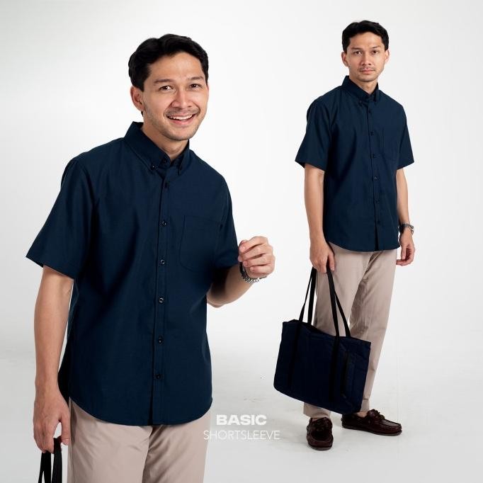 

BLUE- KEMEJA POLOS PRIA WOODCUTTER BASIC SHORTSLEEVE - NAVY BLUE BIRU PENDEK