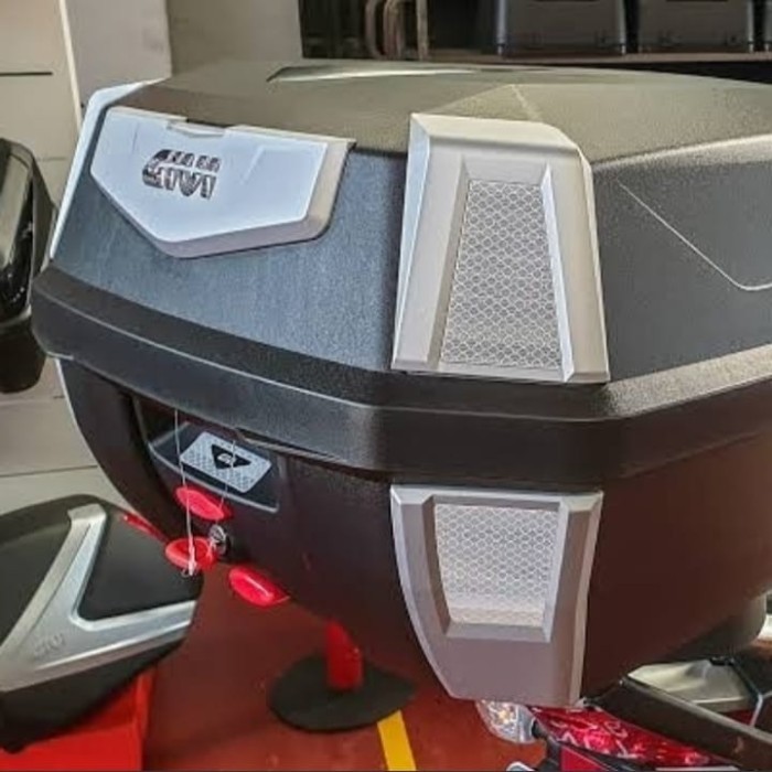 BOX MOTOR TOP BOX GIVI B42 ANTARTIKA + BRACKET GIVI MOTOR XMAX-250