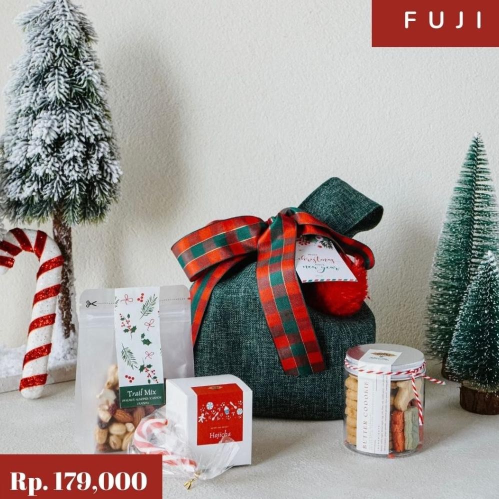

rim x'mas cookies + hojicha + trail x hampers [fuji] | christmas natal japanese tea healthy gift kado wedding lebaran idul fitri eid ramadan mother's day cny hamper rice baby imlek chinese new year parcel parsel | dapur oishi