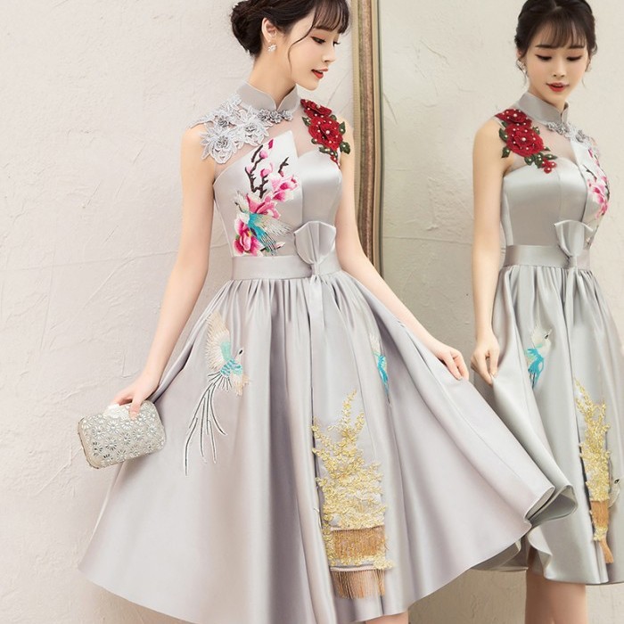 Lellay - Gaun Pesta 2112002 Abu Silver Cheongsam Party Dress Gown