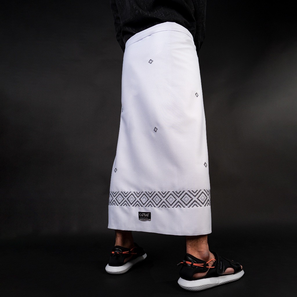 KATSAE Sarung Bordir Motif Diamond Embroidery Timbul Sarung Pria Dewasa Warna Putih Sarung Sholat