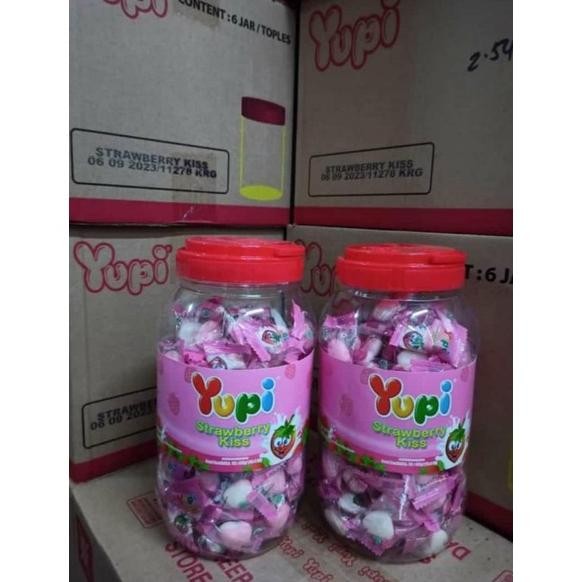 

Lm - Permen Yupi Strawberry Kiss Toples 300gr
