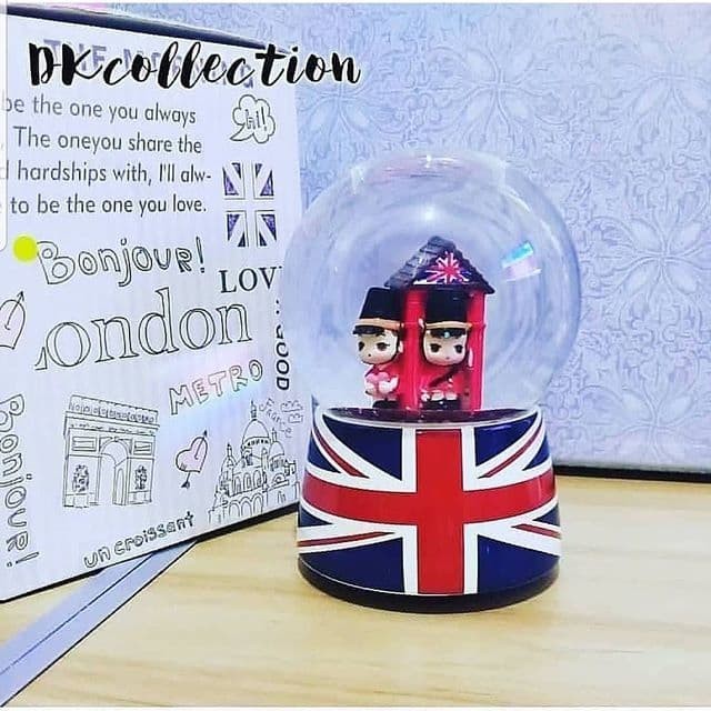 snowball london snowball england snow globe london snow globe england