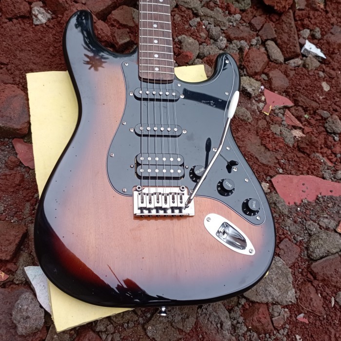 Gitar Squier Stratocaster Affinity Sunburst