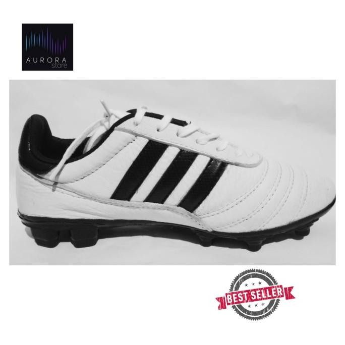 SEPATU BOLA PULL BESI