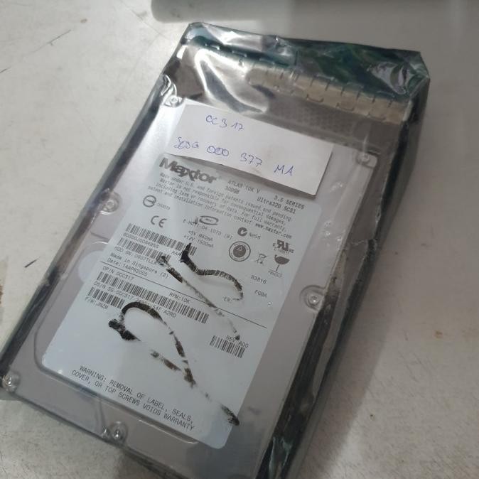 Maxtor Atlas 10K V - hard drive - 300 GB - Ultra320 SCSI hot swap