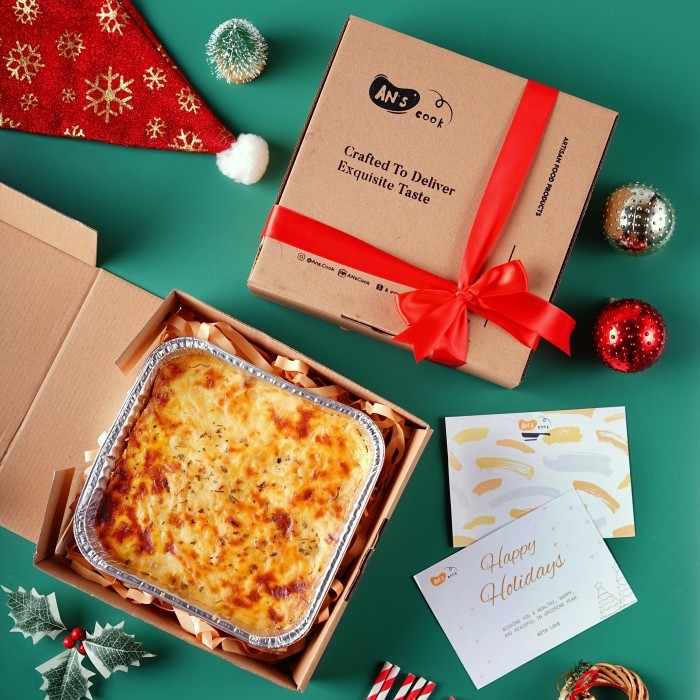 

Christmas Hampers Baked Spaghetti Brulee / Bechamel Sauce / bruule & Beef Bolognese / Bolognaise .