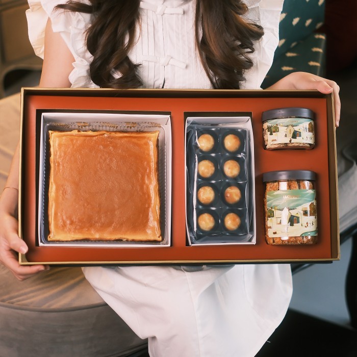 

full house hampers natal imlek lebaran/nastar cookies lapis lebaran