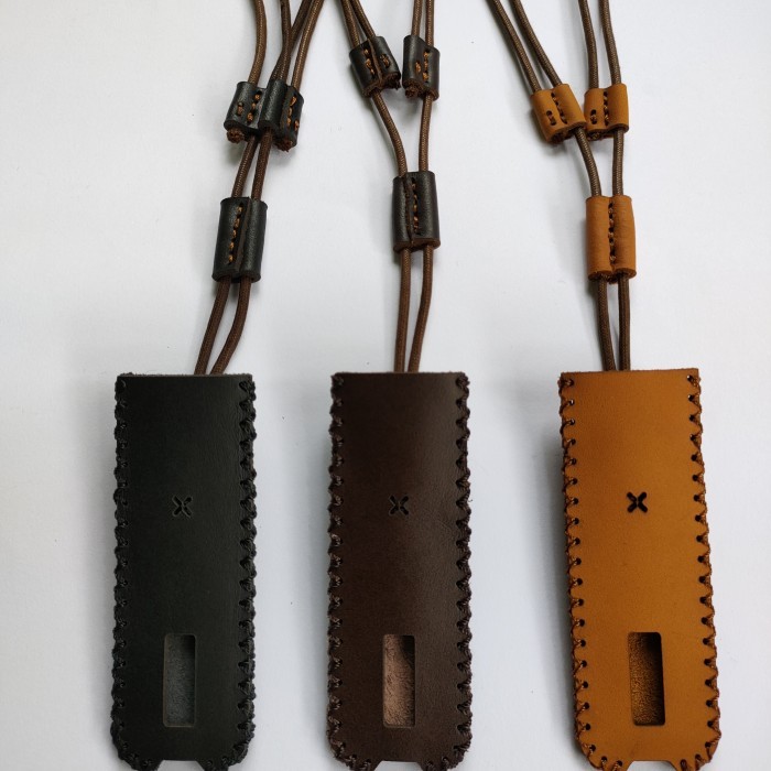 

VAGARY SARUNG KULIT X SIGNATURE DAN LANYARD