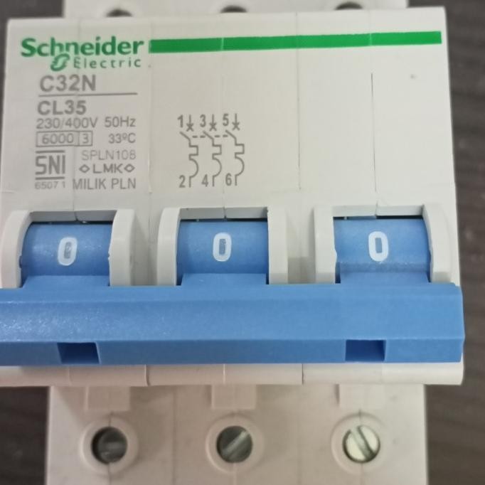 MCB 3 phase 35 a scheneider