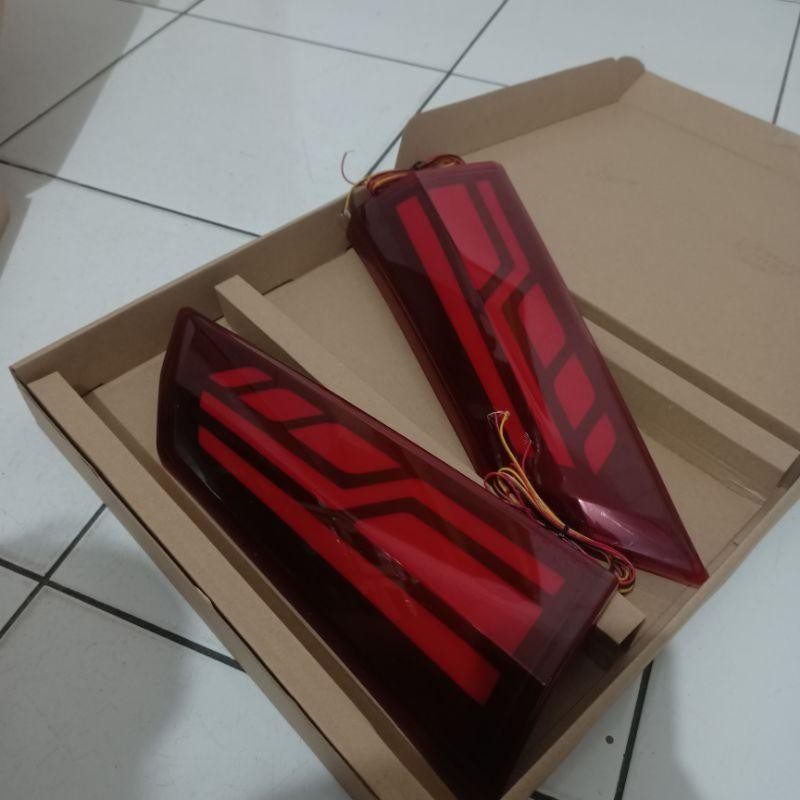 Lampu Reflektor Bagasi Belakang Mobil Toyota Calya Daihatsu Sigra Tipe D