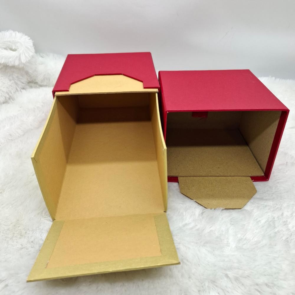 

BR - Hard Box Laci 22x11x8cm IMLEK / kotak kue lapis legit separo / hamper Lebaran Imlek Natal TERLARIS