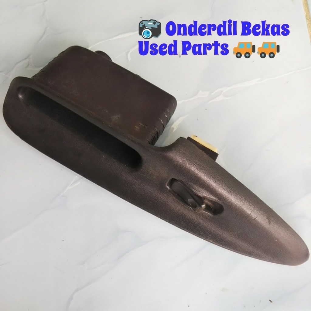 saklar power window kanan belakang RR mazda Lantis original