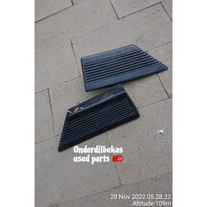 garnish kisi  angin belakang corolla DX 1983