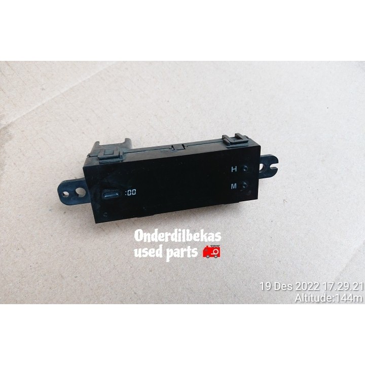 digital clock toyota corona st171