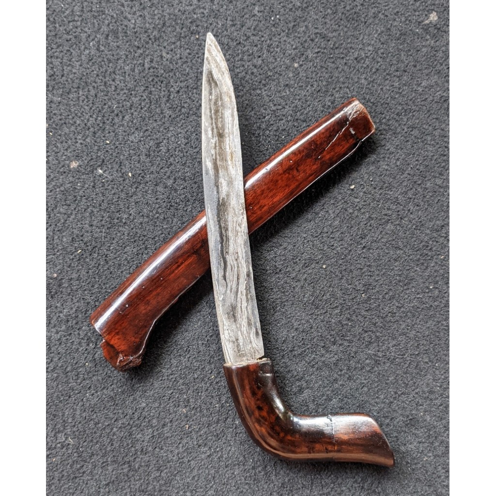 Koleksi Antik Badik Bugis Makassar Sepuh Baja Gantung Pamor Banyu Milli Nyandhang Asli