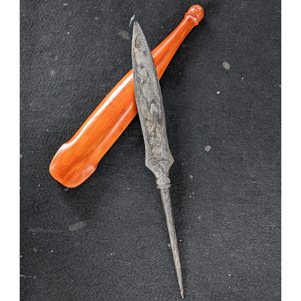 Dekorasi Tradisional Tombak Pusaka Sepuh TUS Sadak Jumbo Pamor Pendaringan Kebhak Tangguh Mataram LA