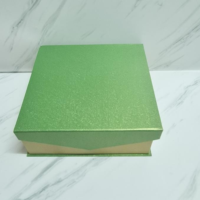 

Fgh Box Md 2X2X10 Kotak Kue Lapis / Hamper Lebaran Natal Imlek