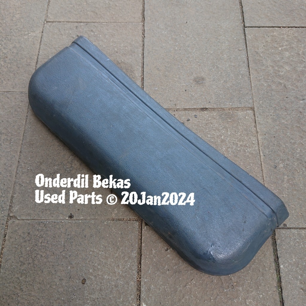 doortrim pocket kanan FR daihatsu charade G11 1985