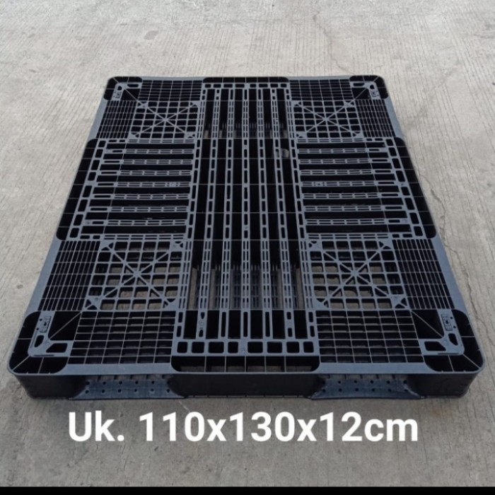 

palet plastik warna hitam ukuran 130x110x12cm