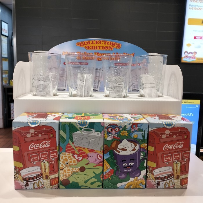 Collector's edition happy meal glass cup mcd cola mattel shrek minions