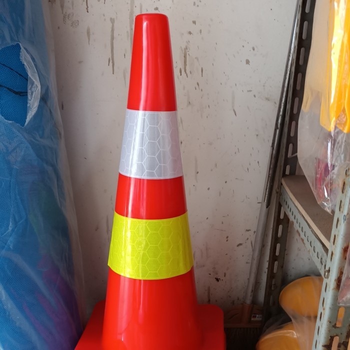 traffic cone / kerucut 70cm