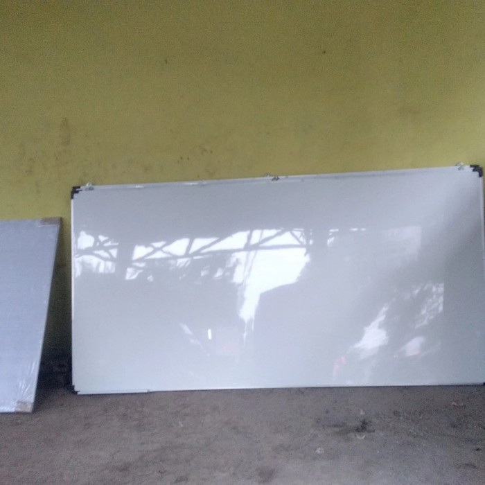 

TERLARIS! papan tulis whiteboard gantung ukuran 70x120