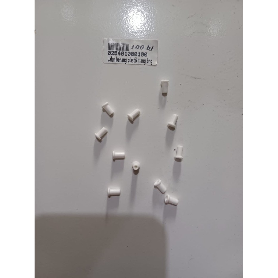 

Jalur Benang Plastik / Mata Itik Tiang Benang ( 1 bks = 10 Biji )