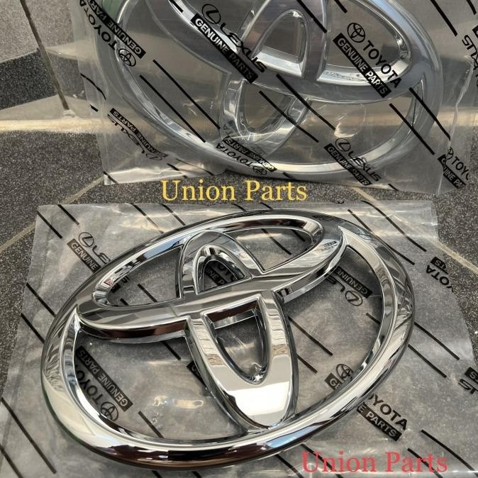 EMBLEM LOGO DEPAN TOYOTA FORTUNER VRZ LOGO TOYOTA GRILL FORTUNER VRZ TERBAIK